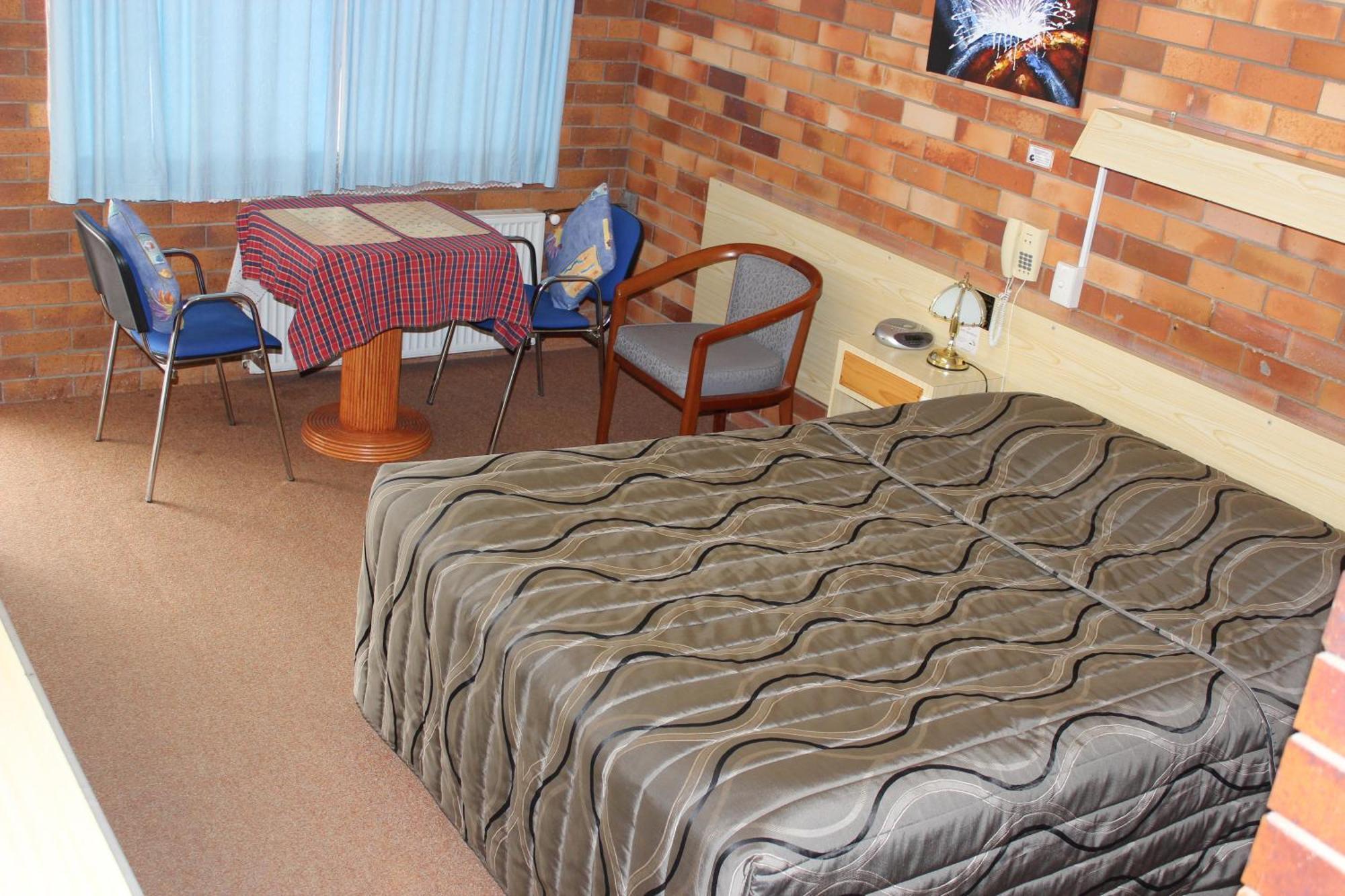 เกล็น อินเนส ลอดจ์ โมเทล Motel เกลน อินเนส ห้อง รูปภาพ