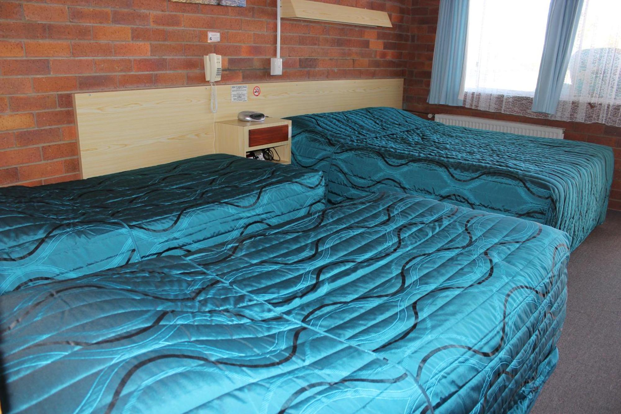 เกล็น อินเนส ลอดจ์ โมเทล Motel เกลน อินเนส ห้อง รูปภาพ