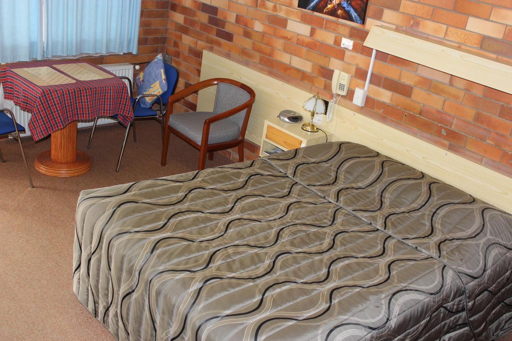 เกล็น อินเนส ลอดจ์ โมเทล Motel เกลน อินเนส ห้อง รูปภาพ